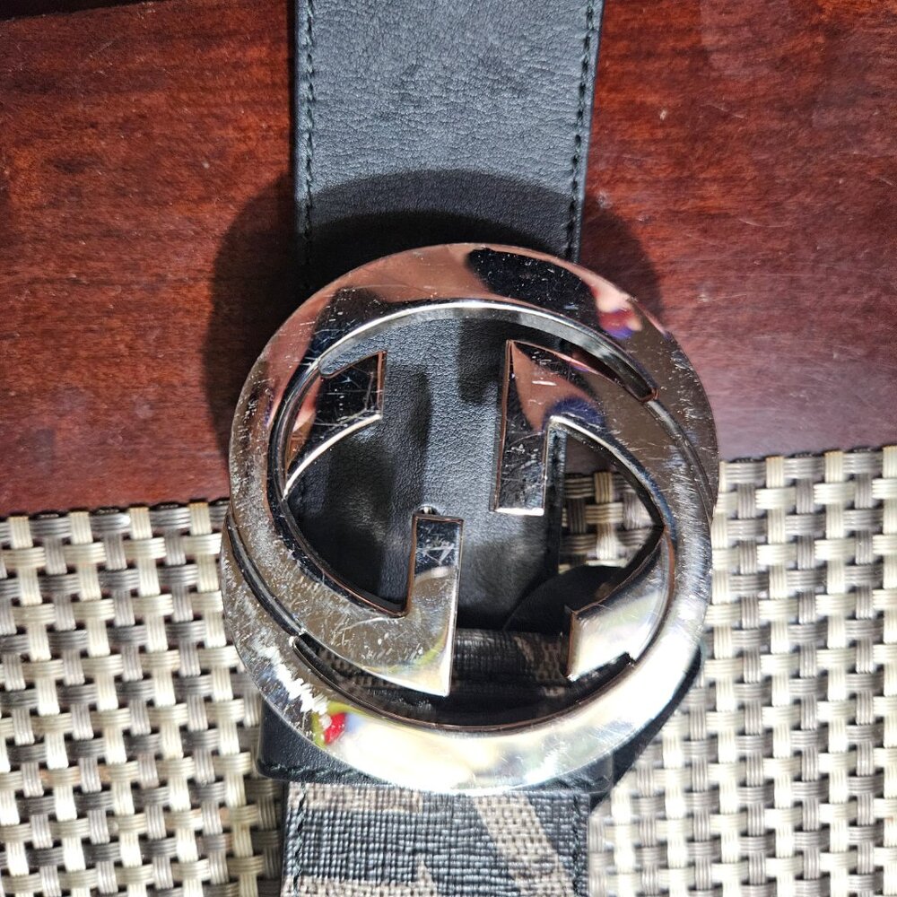 Gucci Black and Tan Belt with Silver Logo Buckle - Picture 8 of 9